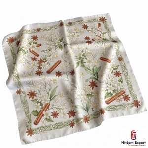 Écharpe carrée légère de qualité supérieure imprimée pour femmes, tissu doux et confortable, fabricant OEM ODM, produits textiles personnalisés Maurice - Product Image 3