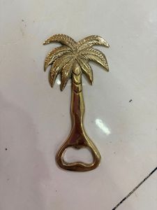 Abridor de Botellas de Latón con Forma de Palmera Personalizada, Portátil, Hecho en Bali, con Opción de Logotipo y Caja - Product Image 3