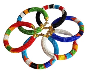 Pulsera bordada con cuentas multicolor hecha a mano, combinación perfecta de calidad para cada atuendo, única, colorida y elegante - Product Image 2