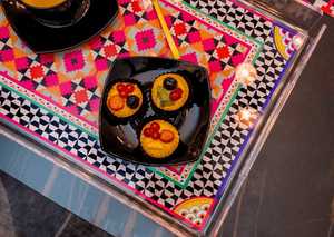 ถาดเสิร์ฟอะคริลิคทำมือพร้อมการประดิษฐ์ตัวอักษรอาหรับแบบเฉพาะสัญลักษณ์ศิลปะอิสลามที่ไม่เหมือนใครเหมาะสำหรับบ้านสมัยใหม่ของขวัญสำหรับเทศกาล - Product Image 6