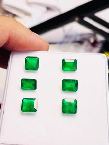 พลอยมรกตแซมเบียธรรมชาติทรงเหลี่ยม 6 เม็ด น้ำหนัก 6.85 กะรัต สีเขียวพรีเมียม คุณภาพเยี่ยม พลอยคุณภาพดีเข้าชุดกัน ได้รับการรับรองจาก IGI แพ็คล็อต - Product Image 6