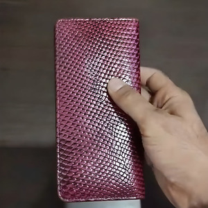 Cartera Larga Bifold de Cuero Genuino de Vaca con Grabado de Pez Rojo, de Lujo Premium, para Hombre, Formal, Ejecutiva, Delgada, con Múltiples Ranuras para Tarjetas y Efectivo - Product Image 3