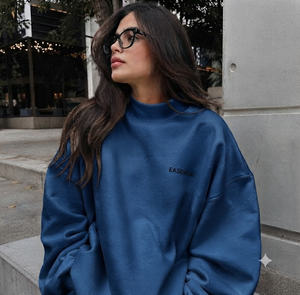 เสื้อพูลโอเวอร์คอเต่าทรงโอเวอร์ไซส์สำหรับผู้หญิง ผลิตตามสั่ง ผ้าเทอร์รี่เนื้อสัมผัสพิเศษ สไตล์ลำลองสำหรับฤดูหนาว - Product Image 1