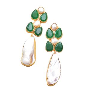 Pendientes de Latón Natural con Perlas Premium, Diseño de Piedra Natural en Bruto, Textura Mate de Latón, Estilo Moderno, Premium B2B - Product Image 1