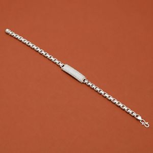 Pulsera Iced Out Pave Bar con Eslabones Estilo Cubano y Diamantes Redondos de Moissanita - Product Image 2