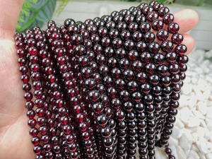 Perles Rondes en Grenat Naturel Polies de 8 mm pour la Fabrication de Bijoux et Bracelets (Vente en Gros) - Product Image 5