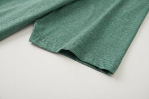 เสื้อยืดผู้ชายเนื้อผ้านุ่มพิเศษ ทรงสปอร์ต คอวี ผ้าคอตตอนผสม 100% ทรงพอดีตัว แขนสั้น สีพื้น เหมาะสำหรับใส่ลำลอง ออกกำลังกาย วิ่ง - Product Image 5