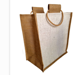 Sac fourre-tout en jute écologique et durable, avec une poche avant en toile, des poignées en coton robustes et un design spacieux, idéal pour le shopping. - Product Image 3