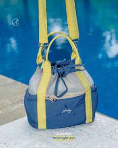 กระเป๋าสะพายไหล่แฟชั่นสำหรับผู้หญิง ดีไซน์ทันสมัย วัสดุพรีเมียมแบบย่น ปิดด้วยเชือกรูด จัดเก็บของได้อย่างชาญฉลาด เหมาะสำหรับการเดินทางและช้อปปิ้ง - Product Image 1