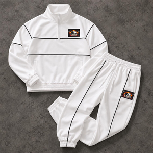 Conjunto Deportivo Unisex Blanco, Chaqueta con Cierre de Cremallera y Bolsillos Laterales, Pantalones con Cordón Ajustable, Diseño Deportivo Transpirable para Adultos - Product Image 1