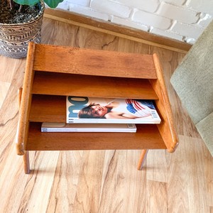 Revistero de Madera de Teca Hecho a Mano - Solución de Almacenamiento Decorativa al por Mayor - Product Image 3