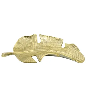 Bandeja Decorativa de Metal Forjado a Mano con Acabado Duradero para Cafeterías, Restaurantes, Bares y Hogares Modernos, Segura y Plateada - Product Image 3
