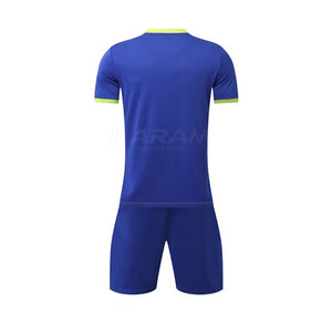 Dernier design, nouveau style, uniforme de football respirant en sublimation, qualité supérieure, couleur unie, unisexe, adulte, vente en ligne - Product Image 3