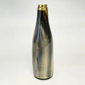 Botella de cuerno natural hecha a mano con acabado pulido suave para uso decorativo y funcional. Botella de cuerno de búfalo de primera calidad. - Product Image 6