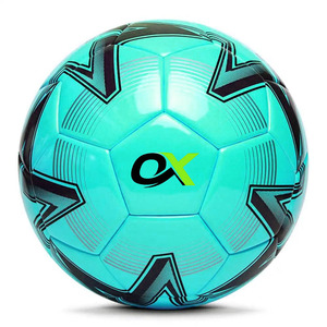 Balón de Fútbol Clásico de Alta Calidad de Oxva Industries con Logotipo Personalizado, Nuevo Diseño, Tamaño Oficial Mediano, Retención de Aire - Product Image 3