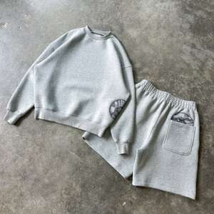 Conjunto de chándal acampanado de moda con logo personalizado, sudadera de streetwear, sudadera con capucha y pantalones cortos para hombre - Product Image 2