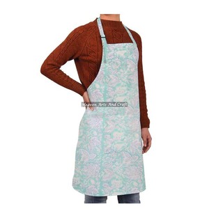 Delantal de Cocina Hecho a Mano 100% Algodón con Estampado Floral, Cintura Ajustable, Ecológico y Lavable a Máquina - Product Image 4