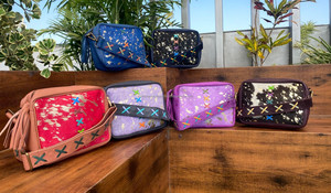 Bolso bandolera de señora de cuero reciclado metálico personalizado bolsos cruzados de lujo con borlas de cuero coloridos y elegantes de tendencia - Product Image 4