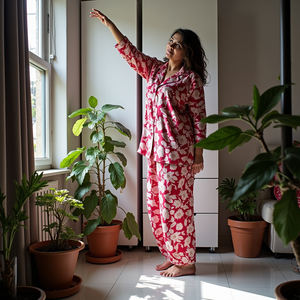 Dreamborne Weaving of Petal Silence y Artisan Grace Camisa de manga larga con pantalones elásticos - Product Image 1