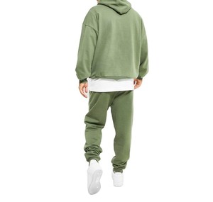 Survêtement au design sportif moderne et à la finition soignée, idéal pour l'entraînement, la course à pied, la salle de sport, les équipes sportives et le quotidien. - Product Image 2