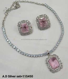 Juego de Joyería Nupcial Étnica Americana Clásica con Diamantes, Collar y Aretes de Dos Piezas para Boda y Fiesta, Plateado - Product Image 1