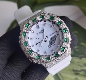Montre de luxe émeraude sertie de pierres pour homme, bijoux hip-hop, bracelet blanc en moissanite, montre entièrement pavée - Product Image 1