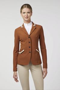 Veste d'équitation légère de couleur beige pour femmes, idéale pour les concours équestres - Tailles, couleurs et logos personnalisables - Product Image 3