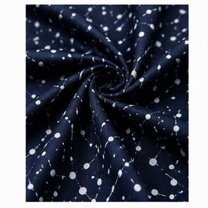 Chemise de week-end élégante pour homme avec imprimé tendance, en tissu mélange de coton doux et design graphique moderne - Product Image 6