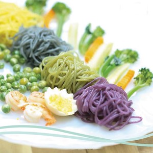 บะหมี่ข้าวแห้งสำเร็จรูป บรรจุถุงสุญญากาศ 500 กรัม สีสันสดใส - Product Image 3