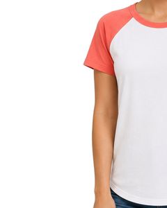 Camiseta raglán personalizada en blanco y rosa coral para mujer, cuello redondo, manga corta, mezcla de algodón suave, top de moda para verano. - Product Image 4