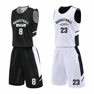 Ensemble d'entraînement de basketball avec maillot et short imprimés par sublimation, double face - Product Image 1
