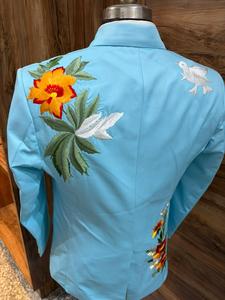 Traje Occidental Bordado Azul Cielo para Hombre – Conjunto de Blazer Vaquero con Diseño Floral y Corbata de Moño para Novio y Fiestas - Product Image 5