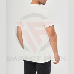 เสื้อยืดคอกลมแขนสั้นผู้ชายสไตล์มินิมอล ผ้าฝ้าย 100% สวมใส่สบาย ปักโลโก้ตามสั่ง ผลิตโดย Impact Flex Apparel - Product Image 3