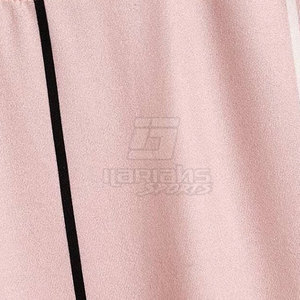 เสื้อยืดคอกลมแขนสั้นผู้ชายสีชมพูพร้อมดีไซน์ลายแถบสีดำ แห้งเร็ว ทรงปกติ ใส่สบาย - Product Image 5