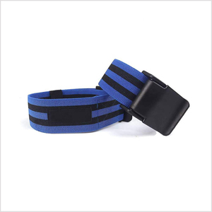 Ceinture de poussée de hanche en nylon bleu avec rayures noires et boucle en plastique pour l'entraînement sportif – Équipement de fitness durable - Product Image 1