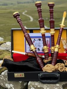 ชุดแบ็กไปป์สก็อตแลนด์ไฮแลนด์ Obexa ไม้โรสวูด กำมะหยี่สีดำ พร้อมอุปกรณ์ทองเหลืองสลักลายทอง  กระเป๋าแข็งแบบมืออาชีพ - Product Image 3