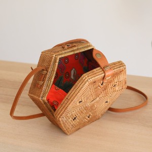 Sac à main rond vintage en rotin de haute qualité pour femme, sac fourre-tout décontracté avec bouton, bandoulière simple, chaînes, nœuds, perles, fleurs et pompons - Product Image 6