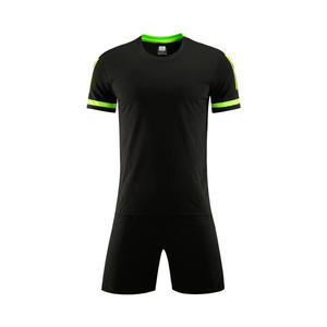 Ensemble de maillots de football personnalisés, nouvelle saison, absorbant la transpiration, ensemble complet de tenues de football, fabriqué en 100% polyester - Product Image 1