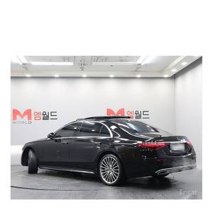 Mercedes-Benz Classe S S500L 4MATIC Août 2023, 18 900 km, Boîte Automatique, Sièges en Cuir avec Caméra Arrière - Product Image 3