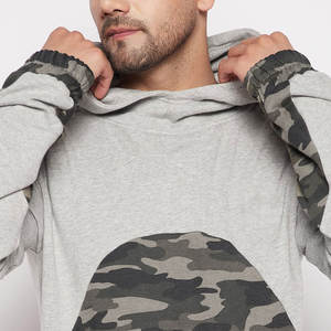 Survêtement de maternité haut de gamme pour hommes |   Ensemble de performance gris arctique à panneaux camouflage |   Ensemble de survêtement à capuche pour l'entraînement sportif urbain - Product Image 5