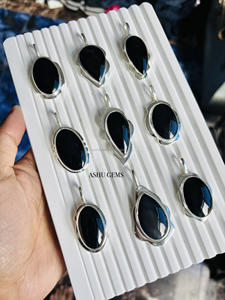 สร้อยคอเงินแท้ 925 พร้อมจี้พลอยออนิกซ์สีดำธรรมชาติ เครื่องประดับชั้นดีสำหรับผู้หญิง ของขวัญที่สมบูรณ์แบบ - Product Image 2