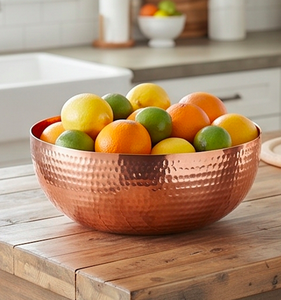 Cuenco de cobre martillado a mano con piedras lisas y decoración minimalista para uso doméstico y decoración de mesa. - Product Image 2