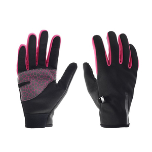 Guantes de running de alta gama diseñados para maratón y trail running con interior suave y capa exterior protectora resistente. - Product Image 4