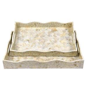 Bandeja Rectangular de Capiz con Incrustaciones de Perlas Madre, Borde Ondulado, Patrón de Concha Hecho a Mano, Bandeja de MDF Decorativa, Hogar Rústico Vintage Elegante - Product Image 1