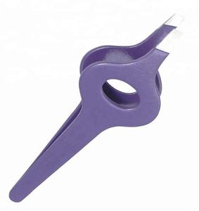 Herramientas Cosméticas Profesionales para Cejas de Acero Inoxidable Reutilizables y Sostenibles, con Recubrimiento Morado Ecológico, Agarre Ancho y Punta Inclinada - Product Image 3