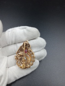 Broche vintage Amaira Jewels en argent 925 avec rubis central et diamants taille poire sertis clos, bijoux de luxe unisexe pour mariage - Product Image 4