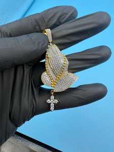 จี้รูปมืออธิษฐานประดับเพชรโมอิสซาไนต์ VVS เงินแท้ 925 ชุบทอง จี้ฮิปฮอป ผ่านการทดสอบเพชร ประดับเพชรเต็มตัว จี้หรูสั่งทำพิเศษ - Product Image 4