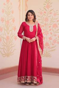 Ensemble de robe Anarkali brodée royale pour femmes, robe ethnique longue avec dupatta, collection festive traditionnelle - Product Image 2