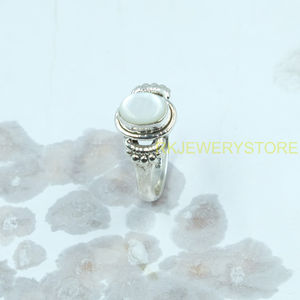 แหวนมุก แหวนเงินแท้ 925 แหวนออกแบบทำด้วยมือ แหวนหมั้น แหวนแต่งงาน เครื่องประดับมุกสีขาว ของขวัญคริสต์มาส - Product Image 6