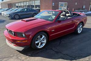 Ford Mustang GT Premium Convertible 2008 Usado, 8100 Millas, Transmisión Manual de 5 Velocidades, Motor V8, Color <span class=keywords><strong>Rojo</strong></span> Cereza Oscuro - Product Image 4